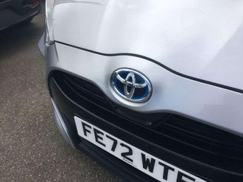 Toyota Yaris 1.5 Hybrid Design 5dr CVT