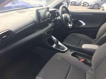 Toyota Yaris 1.5 Hybrid Design 5dr CVT