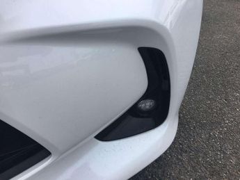 Toyota Yaris 1.5 Hybrid Design 5dr CVT