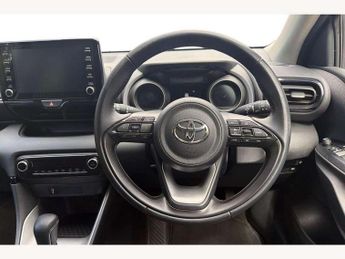 Toyota Yaris 1.5 Hybrid Design 5dr CVT