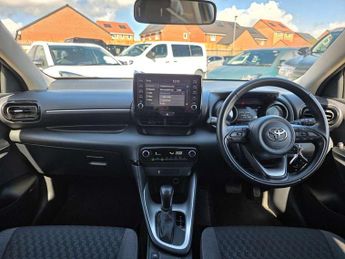 Toyota Yaris 1.5 Hybrid Design 5dr CVT