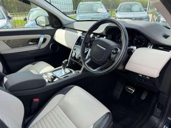 Land Rover Discovery Sport 1.5 P300e R-Dynamic SE 5dr Auto [5 Seat]