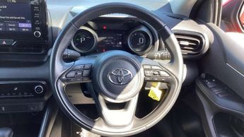 Toyota Yaris 1.5 Hybrid Design 5dr CVT