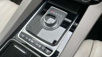 Jaguar F-Pace 3.0d V6 Portfolio 5dr Auto AWD