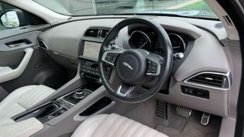Jaguar F-Pace 3.0d V6 Portfolio 5dr Auto AWD