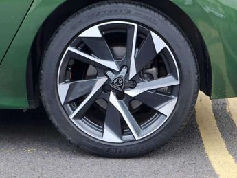 Peugeot 308 1.2 PureTech Allure Premium 5dr EAT8