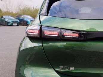 Peugeot 308 1.2 PureTech Allure Premium 5dr EAT8