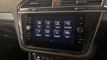 Volkswagen Tiguan 2.0 TSi 180 4Motion R-Line 5dr DSG