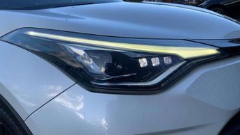 Toyota C-HR 1.8 Hybrid Dynamic 5dr CVT