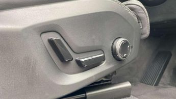 Volvo XC90 2.0 T8 PHEV Ultra Dark 5dr AWD Geartronic