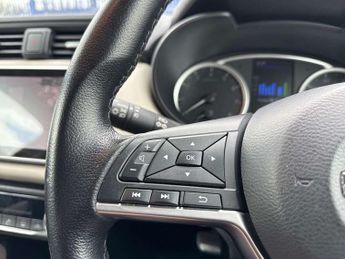 Nissan Micra 1.0 IG-T 92 Tekna 5dr CVT