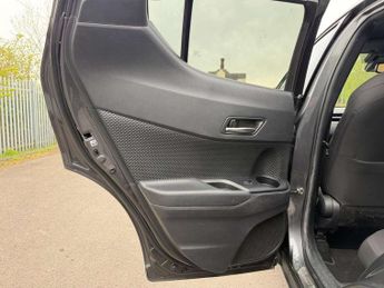 Toyota C-HR 1.8 Hybrid Design 5dr CVT
