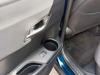 Toyota C-HR 1.8 Hybrid Design 5dr CVT