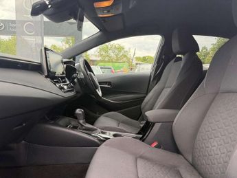 Toyota Corolla 2.0 VVT-i Hybrid Design 5dr CVT