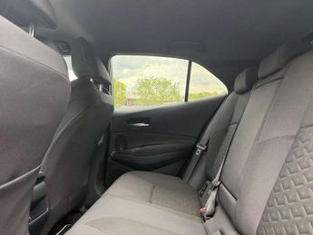 Toyota Corolla 2.0 VVT-i Hybrid Design 5dr CVT