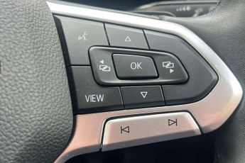 Volkswagen Golf 1.0 eTSI Life 5dr DSG