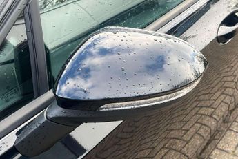 Volkswagen Golf 1.0 eTSI Life 5dr DSG