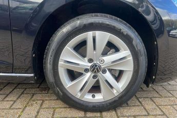 Volkswagen Golf 1.0 eTSI Life 5dr DSG