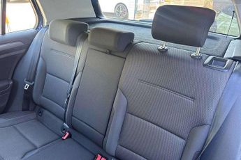 Volkswagen e-Golf 99kW e-Golf 35kWh 5dr Auto