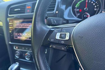 Volkswagen e-Golf 99kW e-Golf 35kWh 5dr Auto