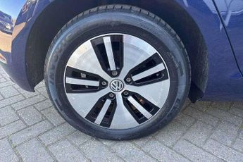 Volkswagen e-Golf 99kW e-Golf 35kWh 5dr Auto