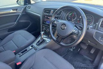 Volkswagen e-Golf 99kW e-Golf 35kWh 5dr Auto