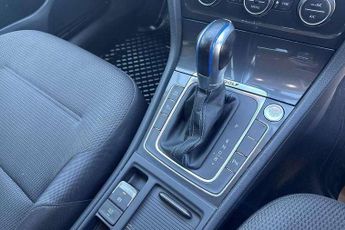 Volkswagen e-Golf 99kW e-Golf 35kWh 5dr Auto
