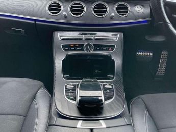 Mercedes-Benz E-Class E220d 4Matic AMG Line Night Edition 4dr 9G-Tronic