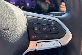 Volkswagen Golf 1.0 eTSI Life 5dr DSG