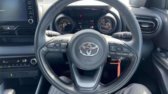 Toyota Yaris 1.5 Hybrid Design 5dr CVT