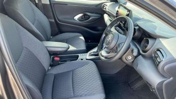 Toyota Yaris 1.5 Hybrid Design 5dr CVT