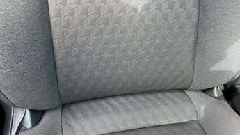 Toyota Yaris 1.5 Hybrid Design 5dr CVT