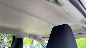 Toyota Yaris 1.5 Hybrid Design 5dr CVT