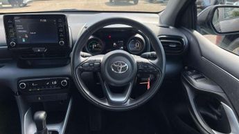 Toyota Yaris 1.5 Hybrid Design 5dr CVT