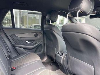 Mercedes-Benz GLC GLC 220d 4Matic AMG Line 5dr 9G-Tronic