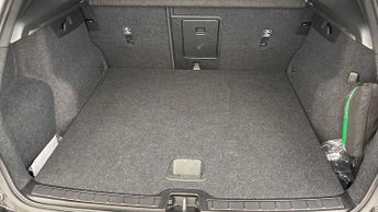 Volvo XC40 Recharge 1.5 T4 Recharge PHEV Plus Dark 5dr Auto