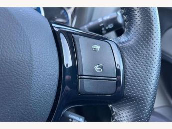 Toyota Yaris 1.5 Hybrid Design 5dr CVT