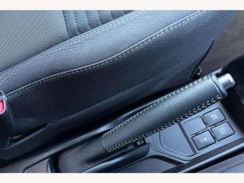 Toyota Yaris 1.5 Hybrid Design 5dr CVT