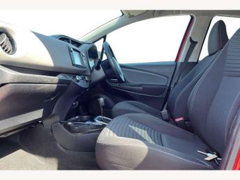 Toyota Yaris 1.5 Hybrid Design 5dr CVT