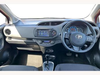 Toyota Yaris 1.5 Hybrid Design 5dr CVT