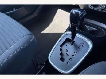 Toyota Yaris 1.5 Hybrid Design 5dr CVT