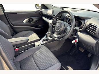 Toyota Yaris 1.5 Hybrid Design 5dr CVT