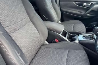 Nissan Qashqai 1.2 DiG-T N-Connecta 5dr Xtronic