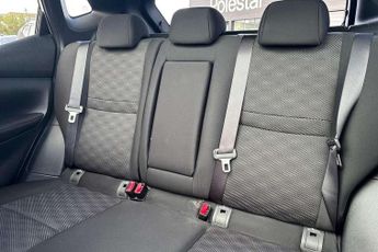 Nissan Qashqai 1.2 DiG-T N-Connecta 5dr Xtronic