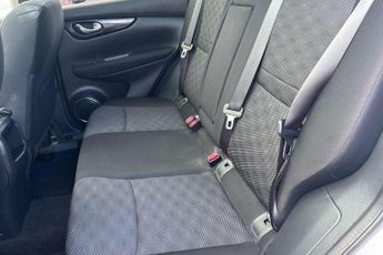 Nissan Qashqai 1.2 DiG-T N-Connecta 5dr Xtronic