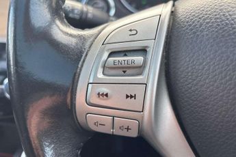 Nissan Qashqai 1.2 DiG-T N-Connecta 5dr Xtronic