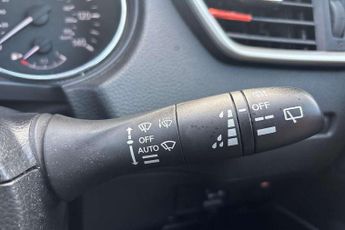 Nissan Qashqai 1.2 DiG-T N-Connecta 5dr Xtronic