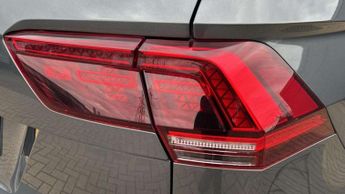 Volkswagen Tiguan 2.0 TSi 230 4Motion SEL 5dr DSG