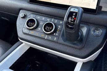 Land Rover Defender 3.0 D350 X-Dynamic HSE 110 5dr Auto