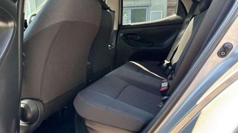 Toyota Yaris 1.5 Hybrid Design 5dr CVT